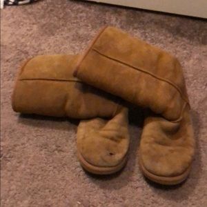 Uggs well loved small hole